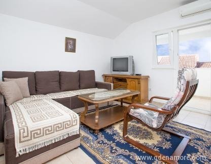 Appartamenti Davidovic, , alloggi privati a Bijela, Montenegro - 3