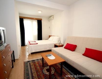 Appartements Draskovic, Studio avec terrasse, logement privé à Petrovac, Monténégro - IMG_5308