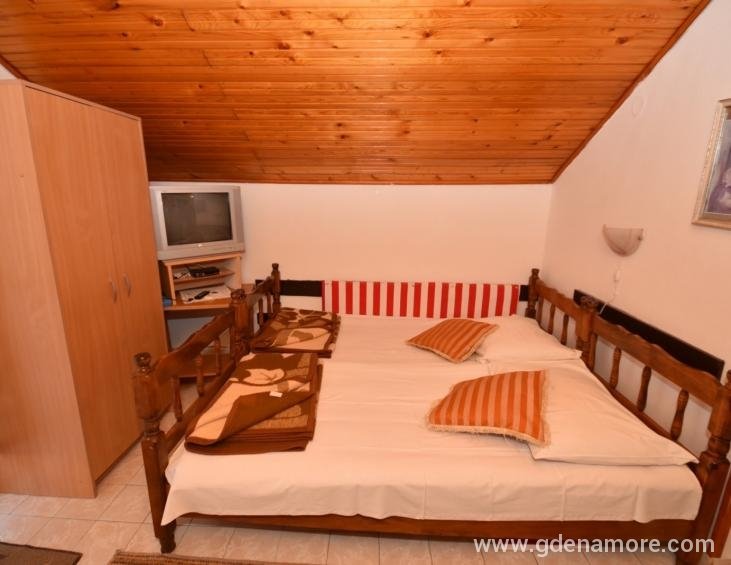 DD69BD3E-F346-4C91-82AF-09AB066A2D89