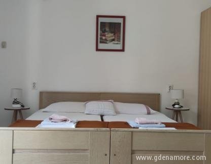casa irena, casa irena, alojamiento privado en Budva, Montenegro - Soba 