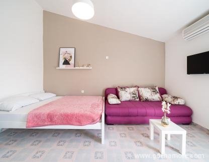 Guest House Ana, , частни квартири в града Buljarica, Черна Гора - DSC00888