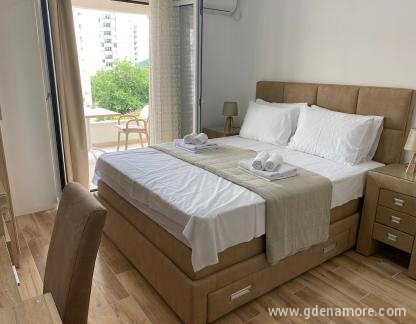 Appartamenti Vico 65, , alloggi privati a Igalo, Montenegro - IMG-20220610-WA0023