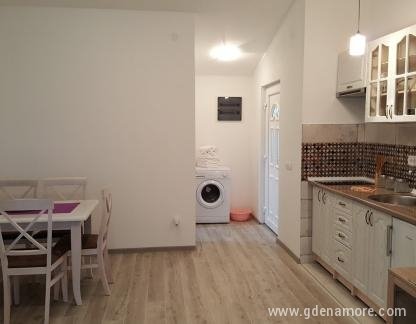 Okuka leiligheter og rom, , privat innkvartering i sted Šušanj, Montenegro - 20170602_191625