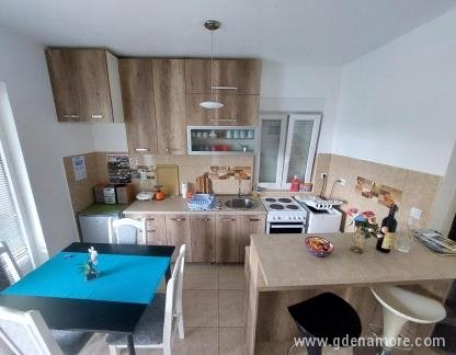 Apartman Iva, , Privatunterkunft im Ort Bijela, Montenegro - viber_image_2023-06-01_19-14-51-723
