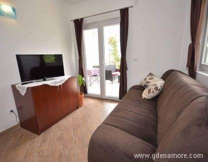 Studio apartmani,apartman sa odvojenom spavacom sobom, , частни квартири в града Igalo, Черна Гора - FB_IMG_1676486426551