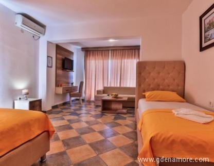 Athos apartments Dobre Vode, , частни квартири в града Dobre Vode, Черна Гора - 1