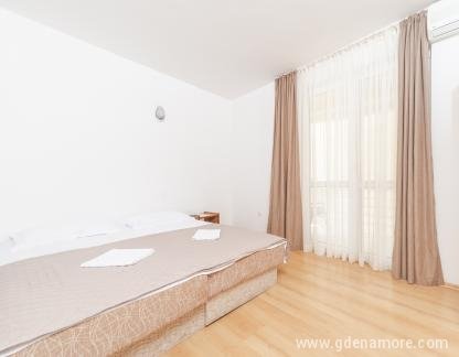 Appartements "Tri Ribara", Privatunterkunft im Ort Rafailovići, Montenegro - 098A7163