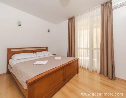 Appartements "Tri Ribara", Privatunterkunft im Ort Rafailovići, Montenegro - 098A7203