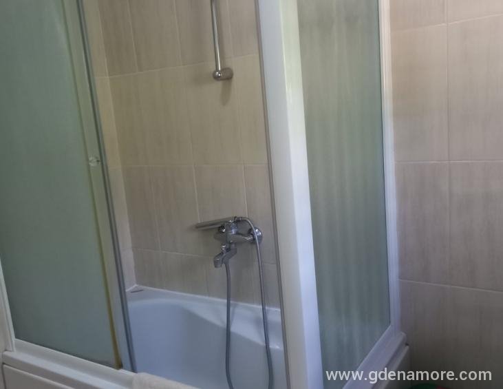IMG-1cf21fd2418341d1cdccbd8ef011348f-V