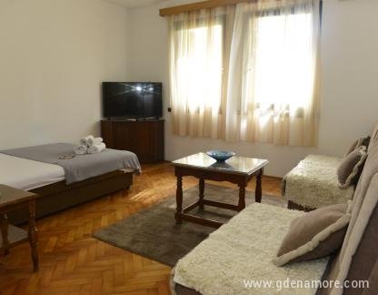 Apartmani Seljanovo , частни квартири в града Tivat, Черна Гора - IMG-78b08a577d55ddeabd2b05a6a781719a-V