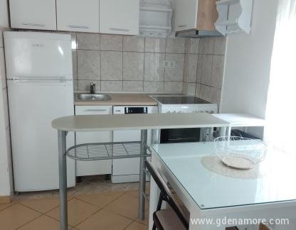 Apartamentos Tivat Music (centro), alojamiento privado en Tivat, Montenegro - viber_image_2024-07-05_15-21-04-210