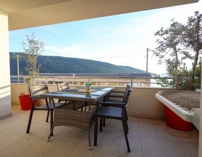  Apartamentos Milanovic, alojamiento privado en Kumbor, Montenegro - PSX_20240415_071226