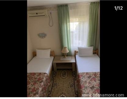 Villa Alla, Privatunterkunft im Ort Djenović, Montenegro - 0266994B-E604-42A2-9190-AE9FB7A704FE