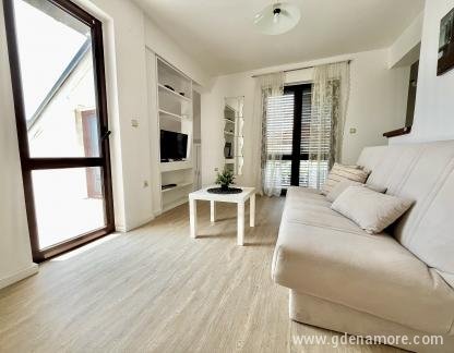 АПАРТАМЕНТИ STANIŠIĆ, частни квартири в града Herceg Novi, Черна Гора - B1
