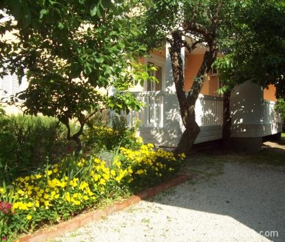 Apartmaji Rašović Kumbor, zasebne nastanitve v mestu Kumbor, Črna gora