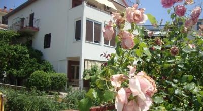 Apartamentos Rubinic Jelsa, alojamiento privado en Hvar Jelsa, Croacia