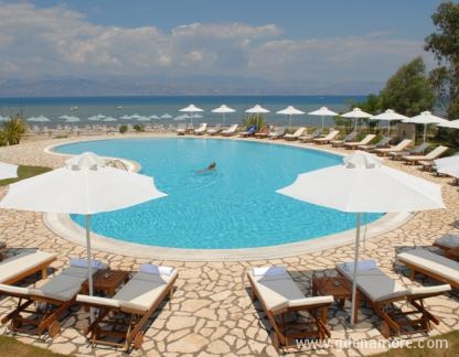 Chismos luxuries suites and studios, ενοικιαζόμενα δωμάτια στο μέρος Corfu, Greece - swimming pool