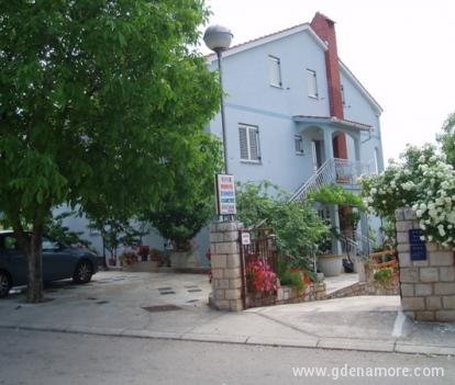 Апартаменти Orbanic, частни квартири в града Cres, Хърватия