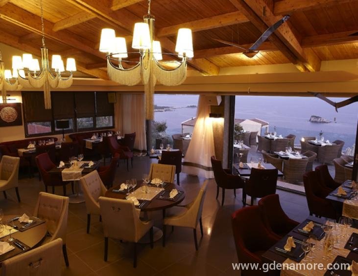 A LA CARTE RESTAURANT &#34;THE VIEW&#34;