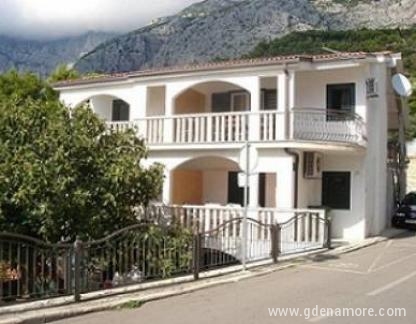 Villa Anamarija, alojamiento privado en Makarska, Croacia