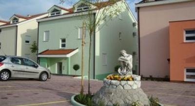 APARTMENT KELVISER, private accommodation in city Promajna, Croatia