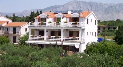 Apartments IDA, private accommodation in city Sućuraj, Croatia