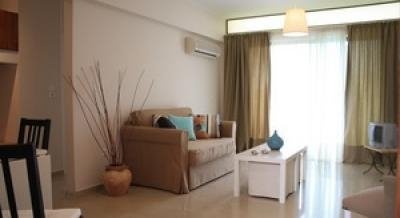 Beautiful Apartment - Kokkino Limanaki, alloggi privati a Rafina, Grecia