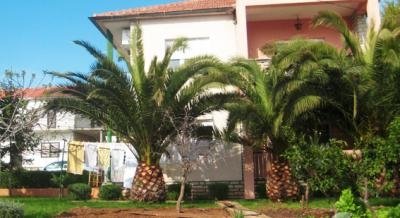 Apartments Jabuka, private accommodation in city Tribunj, Croatia