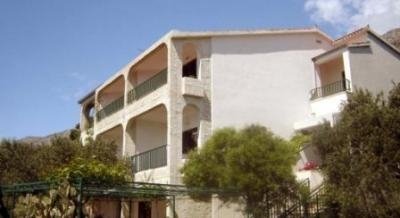 Apartments Ribicic Brela, private accommodation in city Brela, Croatia