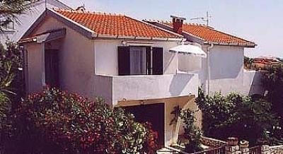 APARTAMENTOS TONI, alojamiento privado en Pag Mandre, Croacia