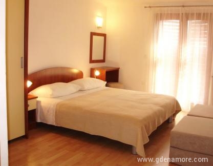 Villa Ventus, private accommodation in city Makarska, Croatia - APP 4+2 Garbin