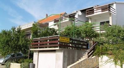 Apartments JELEKOVAC, private accommodation in city Sv. Filip i Jakov, Croatia