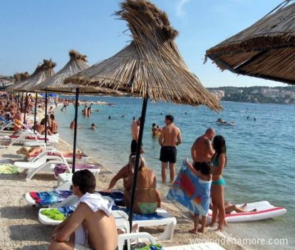 Čiovo - Apartmaji in sobe ob morju in plaži, zasebne nastanitve v mestu Čiovo, Hrvaška