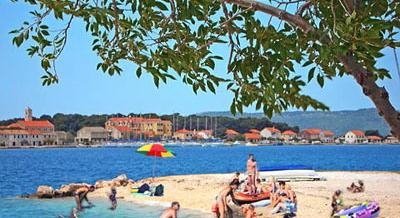 Wohnung Madlena, Privatunterkunft im Ort Brodarica, Kroatien