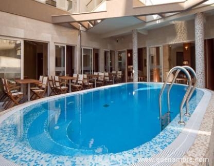 Hotel Del Mar, Частный сектор жилья Петровац, Черногория - Hidromasazni bazen