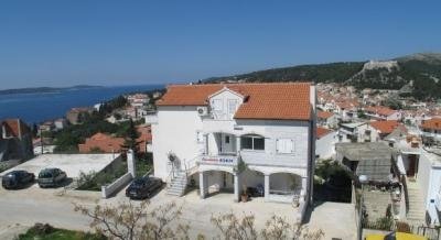 Apartamentos Jakic, alojamiento privado en Hvar, Croacia