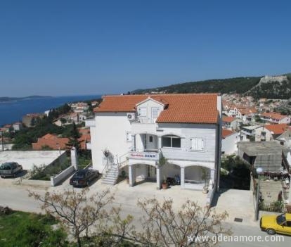Apartments Jakic, private accommodation in city Hvar, Croatia