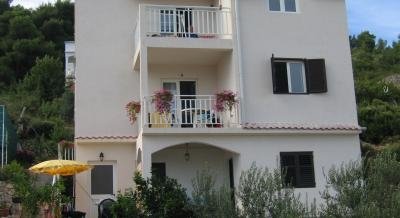 House apartments Despotović, private accommodation in city Vis, Croatia