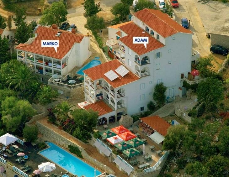 Private accommodation Apartments wiht pool Novalja