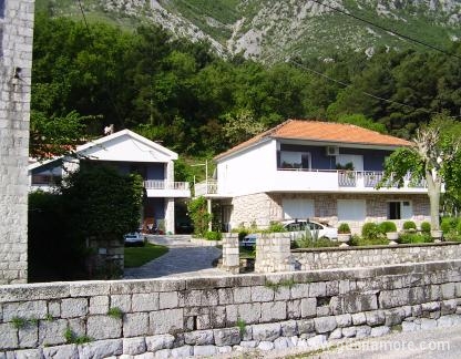 Apartmani Ivanović, Privatunterkunft im Ort Prčanj, Montenegro