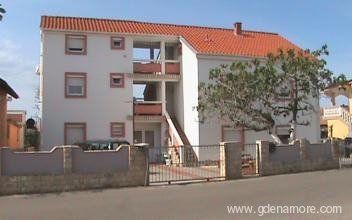 Apartments & # 34; Danica & # 34;, private accommodation in city Vir, Croatia