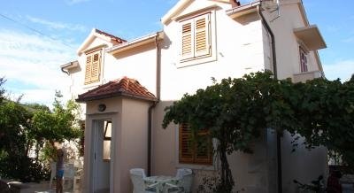 Apartment Petra, private accommodation in city Brač, Croatia