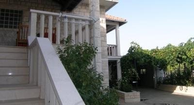 Apartments Slavka and Luka, private accommodation in city Brač Sumartin, Croatia