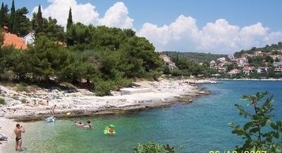 Apartmants Juretic, Trogir, Ciovo, a 50 m dalla spiaggia sulla foto, alloggi privati a Čiovo, Croazia