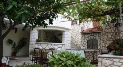 Apartmaji HULJIĆ, zasebne nastanitve v mestu Hvar, Hrvaška