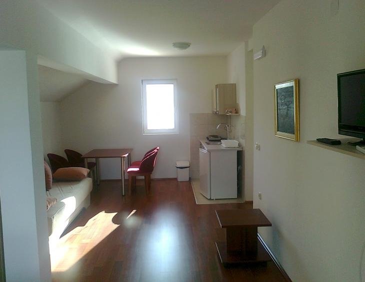 apartman br.4