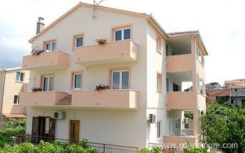 Апартаменти Белас, частни квартири в града Trogir, Хърватия