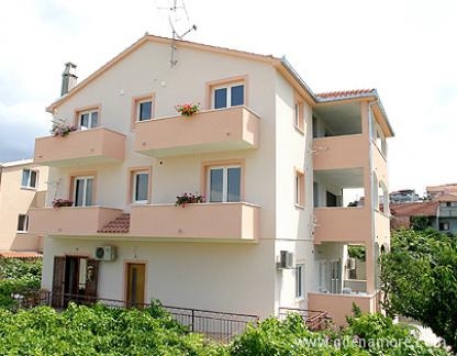 Wohnungen Belas, Privatunterkunft im Ort Trogir, Kroatien - Kuća