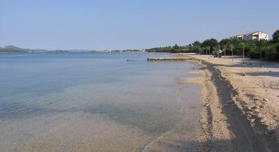 Апартамент Жилич, частни квартири в града Biograd, Хърватия