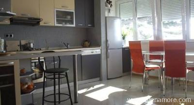 Apartamento Nina, alojamiento privado en Omi&scaron;, Croacia
